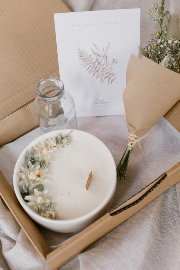 Coffret - Bougie fleurie "Aloe Vera" & soliflore