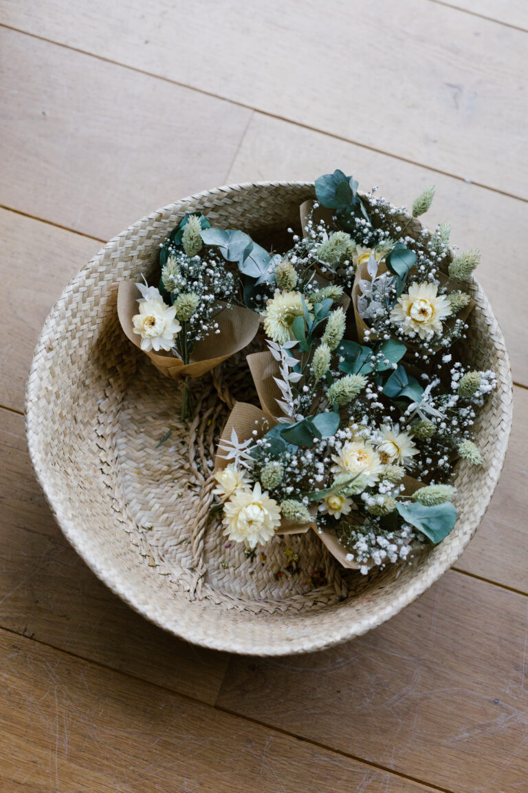 Pollen atelier petits bouquets fleurs séchées décoration de table