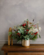 Bouquet de Noël – Centre de Table Naturel ( Pot doré)